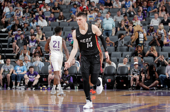 现出了顽强 现出了顽强